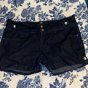 NWOT HIGH WAISTED SHORTS